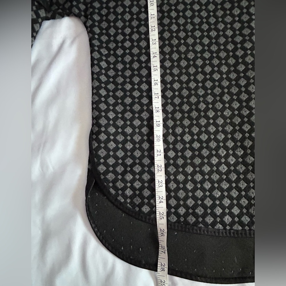 Max Studio Gray Geo Pattern Tunic Size Large - Picture 7 of 8